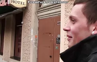 XXX عوضی سفید پاهای خود را جلوی عاشق سیاه پخش سكس اخوات مخفي کرد