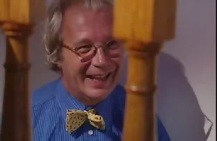 XXX دختر xnxx مخفي شگفتی دلپذیر را برای مرد خود آماده کرد