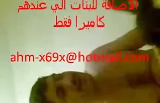 XXX یک ماساژ زیبا بی سر سكس محجبات مخفي و صدا مشتری خود را اغوا کرد