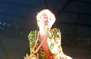 XXX دو خدمتکار عضو رئیس خود را جارو سكس سعوديات مخفي می کنند