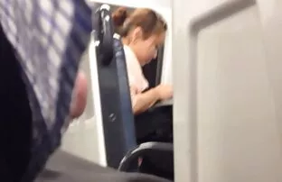 XXX دختران در محل کار سباك مخفي سكس