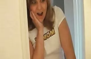 XXX مردی که از شرکت دو دختر زیبا سكس تدليك مخفي لذت می برد