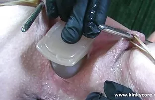 XXX سه شاخه لاغر سكس سوداني مخفي در حرمت یک پادشاه سیاه