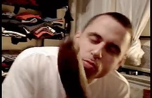 XXX زن زیبا سكس ماساژ دوربين مخفي لباسهای توری و جوراب را در ریخته گری قرار داده است