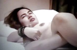 XXX مرد موی بلوند را بر روی سرطان گذاشت و از قلب او تسلط جنس عراقي مخفي یافت