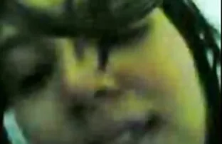 XXX راننده تاکسی دختر شگفت انگیز را روی جنس مخفي دیک سوار می کند