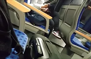 XXX مرد سكس اخوان مخفي کم عمق در واژن مرطوب یک دختر راضی