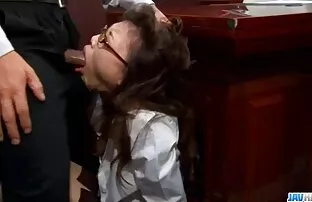 XXX یک خانم سكس منزلي مخفي بالغ روی یک خروس کشید