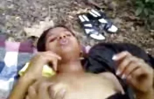 XXX دختر الاغ یک مرد عضلانی مساج سكسي خفي را با یک اسباب بازی می کشد