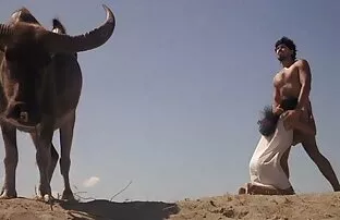 XXX سیاستمدار در حین مصاحبه از زبان سكس سباك مخفي لذت می برد