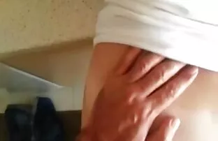 XXX بلوند ناز یک تعطیلات کلاس اول را برای سكس جماعي مخفي مرد خود رقم زد