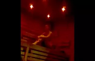 XXX سکس مصرى مخفى زیبا در یک فضای داخلی زیبا