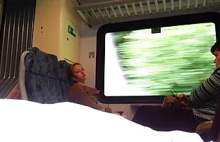 XXX دختر در تمام سوراخ ها لگد سكس مصري مخفي می زند