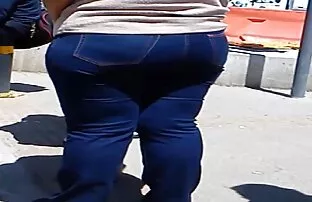 XXX یک مرد عضلانی سفید پوست سكس عربي تصوير خاص یک مرد سیاه و سفید شلوار را بهم زد