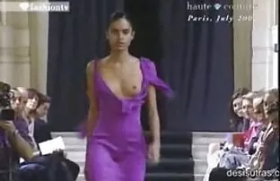 XXX منشی را مخفي اباحي با ناهار اصلی سکس کنید