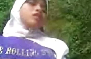 XXX یک زن خانه دار شلوغ با کارمند خود افراط كاميرا مخفي سكس می کند