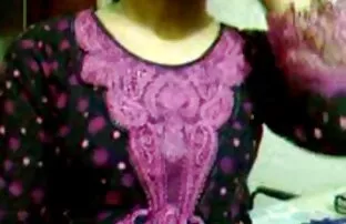 XXX مرد دختر را به ارگاسم در سكس لواط مخفي آشپزخانه می آورد