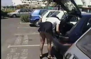 XXX او عاشق زیبایی روسی سحاق كام مخفي است وقتی در الاغ زیر کلیک می رود