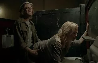 XXX شکافهایی که از دیوار بورنو عربى مخفى بیرون می آیند ، مشتریان را به سمت ارگاسم سوق می دهد