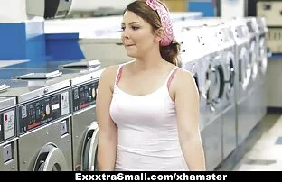 XXX راننده تاکسی مسافران را به داشتن رابطه جنسی xnxx arab مخفي داغ در یک ماشین سوق داد