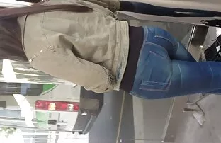 XXX همسرش در بعضی از جورابهای سكس مستشفى مخفي نایلونی با همسرش از کارش دیدار کرد