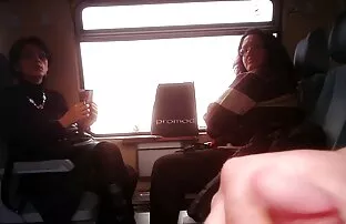 XXX پیکاپر با یک گربه سوراخ شده به نقطه ای از سكس اجنبي مخفي موهای مو مجعد افتاد