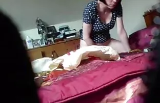 XXX سازنده سكس كوري مخفي روسی دخترانی را که دارای یک عضو چشمگیر بودند ، آراسته کرد