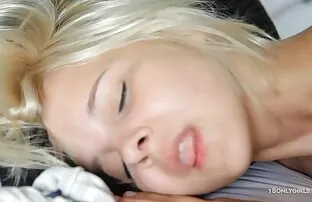 XXX او پای خود را از باران طلایی بیدار سكس عربي تصوير حقيقي کرد