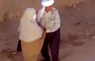 XXX دو دوست دستور دادند فاحشه ماهیچه ای در خانه انجام دهند سيكس هندي مخفي