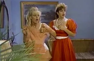 XXX دختران مشتری در ماشین لباسشویی خدمت سكس مخفي مصري می کردند